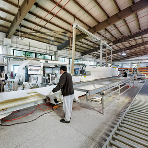 Armario de Madera de Lujo con Puertas Corredizas de Vidrio de 3 Vías, Luz LED, Armario de Almacenamiento para el Hogar - Product Image 4