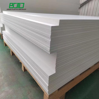 Panneau en plastique PVC, extrusion PVC, plaque co-extrudée PVC 4x8, matériau en feuille durable et polyvalent, feuille rigide en PVC