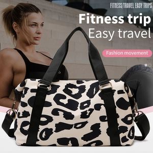 Sac de voyage d'affaires grande capacité motif vache, sac de cabine, sac de sport et d'exercice - Product Image 5
