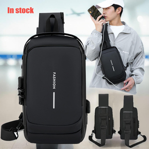 盗難防止アウトドア旅行カジュアルハイキング防水スリングショルダー調整可能ストラップクロスボディマンチェストバッグUSBチャージ付き - Product Image 1