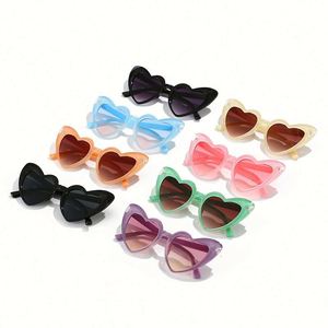 Gafas de Sol de Moda 2022 con Marco Grande Estilo Ojo de Gato, Color Caramelo, Forma de Corazón para Mujer - Product Image 4