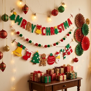 Guirlande de Noël en feutre multi-styles pour la vente en gros : Père Noël, Bonhomme de pain d'épices, Renne – Décoration murale pour Noël - Product Image 6