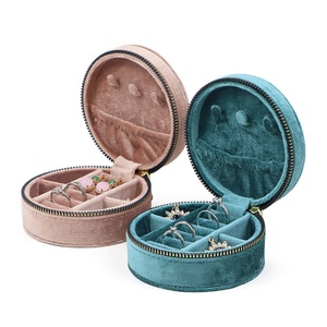 Magnifique Sac à Bijoux Portable Haut de Gamme en Velours Rond et Ovale avec Fermeture Éclair pour Rangement à Domicile et en Voyage – Boîte pour Colliers et Bagues - Product Image 3