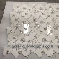 Carreaux de fleurs de qualité en marbre de Carrare moderne et en mosaïque WaterJet pour panneau mural de salon, carreaux de salle de bain pour sol, carreaux de piscine