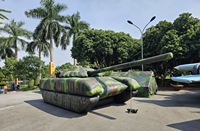Modèle de char gonflable publicitaire personnalisé pour la décoration extérieure, char simulé gonflable pour la promotion