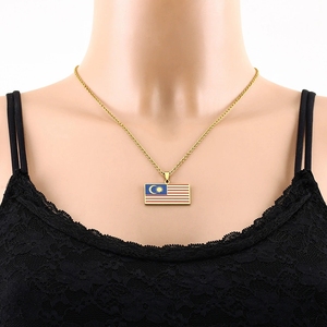 สร้อยคอสแตนเลสเคลือบเงาขายส่งจากมาเลเซีย สร้อยคอทอง 18K พร้อมจี้รูปธงชาติเมืองมาเลเซีย - Product Image 4