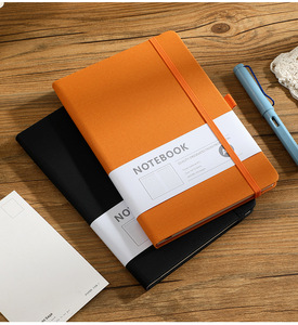 Quaderno A5 Personalizzabile con Copertina Rigida e Portapenna, in Pelle PU con Fogli Interni a Righe, Diario Personalizzato - Product Image 4