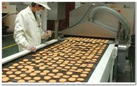 Ligne de production de biscuits entièrement automatique, machine de fabrication de biscuits, comprend des machines clés comme le pétrin et le laminoir à pâte