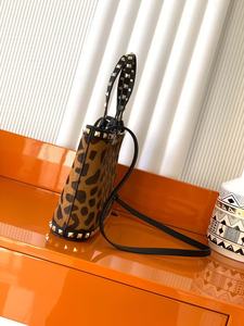 Sacs à main de luxe pour femmes, nouveaux sacs à main tendance en daim léopard à trois bretelles, sacs à bandoulière, sacs fourre-tout personnalisés à la mode - Product Image 2