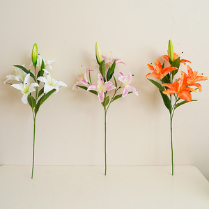 Fleurs artificielles en soie à 5 têtes, lys blancs et rose clair, haute simulation, décorations pour mariage et maison - Product Image 4