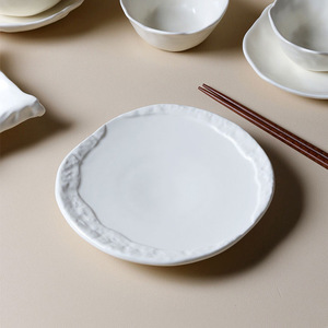 ถาดซูชิเซรามิกรูปทรงกลมลายหินสำหรับอาหารญี่ปุ่นและเสิร์ฟของหวาน - Product Image 1