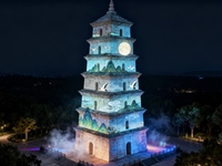 Système de projection holographique 3D extérieur 4K Lumens pour cartographie architecturale de bâtiments, solution de spectacle nocturne pour façades de châteaux et monuments