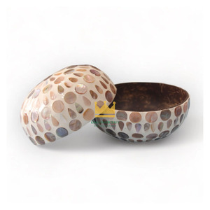 ชามเปลือกมะพร้าวขัดเงาธรรมชาติ ฝังมุกด้านใน น้ำหนักเบา ทนทาน เป็นมิตรกับสิ่งแวดล้อม ชามตกแต่งแบบคลาสสิก - Product Image 5