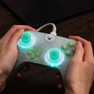 Manette filaire 8BitDo <span class=keywords><strong>Ultimate</strong></span> Mini pour <span class=keywords><strong>Xbox</strong></span> avec joysticks et gâchettes à effet Hall, compatible avec <span class=keywords><strong>Xbox</strong></span> Series et <span class=keywords><strong>Xbox</strong></span> Windows 10/11 - Product Image 6