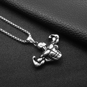 Hip Hop Fitness personalizado músculo masculino impermeable Acero inoxidable joyería colgante collares chapado en oro para hombres al por mayor - Product Image 2