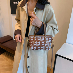 内衬品牌女士最新女士手袋中国进口定制品牌印花单肩斜挎包 - Product Image 3