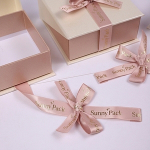 Sunny Pack Logo personalizzato portagioie scatola di imballaggio con fiocco a nastro magnetico, scatola di imballaggio per gioielli per anello, orecchino, braccialetto - Product Image 4