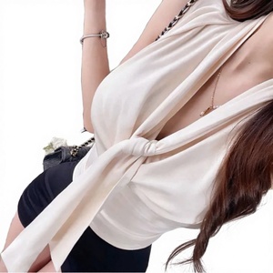 Elegante Top sin Mangas de Punto con Cuello en V, Ajustado, con Detalles de Lazo y Volantes, Sexy y Versátil para Mujer, en Viscosa - Product Image 3