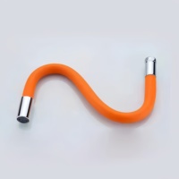 Robinet de cuisine et salle de bain moderne monotrou avec tuyau flexible universel en silicone rotatif, à poser sur comptoir, monocommande eau chaude et froide