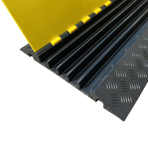 Heavy-duty PVC cáp đoạn đường nối với 5 kênh bảo vệ 2 kênh cáp tốc độ khay va chạm cao su vật liệu nhựa sàn Trunking - Product Image 4