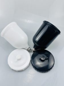 <span class=keywords><strong>Pistolet</strong></span> à pulvérisation en plastique à alimentation par gravité de haute qualité M16*1.5 <span class=keywords><strong>avec</strong></span> filetage et couvercle - 600 ml, version noir et blanc pour pistolets à air comprimé de 1,3 mm - Product Image 4