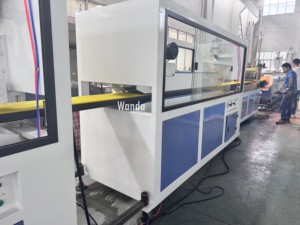 Ligne <span class=keywords><strong>de</strong></span> production <span class=keywords><strong>de</strong></span> plaques marines en PE haute capacité pour la Chine, machine <span class=keywords><strong>de</strong></span> fabrication <span class=keywords><strong>de</strong></span> plaques marines en HDPE, ligne <span class=keywords><strong>de</strong></span> production <span class=keywords><strong>de</strong></span> plaques marines en PE - Product Image 5