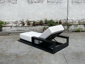 كرسي فاخر من الألومنيوم يستلقي في الهواء الطلق للفناء كرسي استراحة أسود معدني سرير بحر - Product Image 5