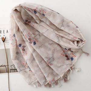 Nuevas bufandas elegantes con estampado floral, sensación de algodón, para mujer, de verano, suaves, delgadas, de viscosa, estampadas, con borlas. - Product Image 4