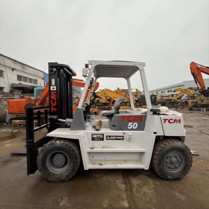 รถยกดีเซล TCM FD50 5 ตัน เครื่องยนต์ญี่ปุ่นแท้ สำหรับงานหนัก ขับเคลื่อน 4 ล้อ ระบบไฮดรอลิก พร้อมอุปกรณ์เสริม ชิฟเตอร์ข้าง และเสากระโดงสองตอน เหมาะสำหรับคลังสินค้า - Product Image 3