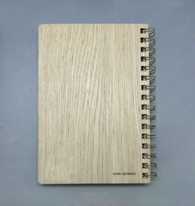 Cubierta <span class=keywords><strong>de</strong></span> cuaderno <span class=keywords><strong>de</strong></span> madera A5 personalizada al por mayor diseño impreso con láser y Flor <span class=keywords><strong>de</strong></span> pera para regalos o uso escolar - Product Image 3