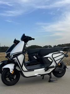 Great God War Factory Direct 60V 2000W Streetbikes Motos électriques 40-60km/h Certifiées EPA DOT Pneus requis - Product Image 3