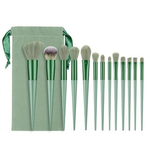 Ensemble de <span class=keywords><strong>pinceaux</strong></span> à poudre angulaires en nylon doux pour débutants - 13 <span class=keywords><strong>pinceaux</strong></span> de maquillage pour le visage, les yeux, les lèvres, le correcteur, le blush et le fond de teint - Product Image 1