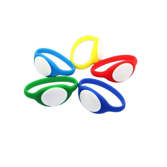 Good Quality Silicone Waterproof Rewritable NFC Multi-Frequency Mini Tag Wristband DUAL CHIP Custom Logo 10-Year Working Life
