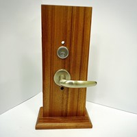 Poignée de porte courbée en chrome poli sur rosette pour ensemble de serrure à mortaise de porte intérieure en bois
