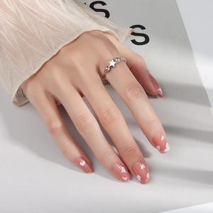 Anillo Giratorio con Cuentas en Forma de Estrella, Bañado en Oro, Acabado Cepillado, Diseño Abierto Ajustable, Joyería para Aliviar la Ansiedad - Product Image 2