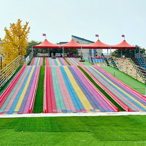 De Gigantische Kleurrijke Glijbanen In Het Pretpark Kunnen Worden Aangepast Met Verschillende Patronen Volgens Het Thema Van Het Park - Product Image 5