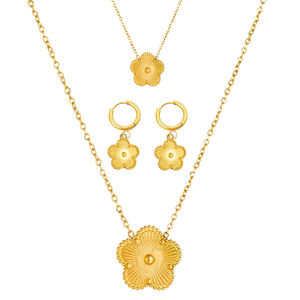 Collar de Acero Inoxidable Chapado en Oro de 18K con Flor de 5 Hojas Joyería Colgante de Trébol Gargantilla para Mujeres y Niñas - Product Image 3