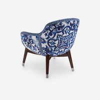Chaise de loisirs italienne de marque de luxe faite à la main au design minimaliste tissu à fleurs bleues rembourré pour la maison bureau chambre à coucher italienne