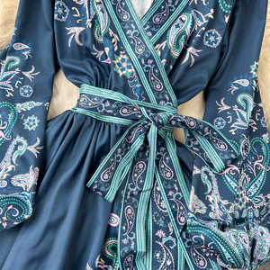 Abito Lungo da Donna Stile Retrò di Lusso 2026 con Maniche a Lanterna, Scollo a V, Stampa Ecologica e Vita Naturale - Product Image 5