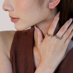 Anillo Abierto de Acero Inoxidable con Baño de Oro de 18K, Diseño de Estrella, Ajustable, Minimalista, con Banda Trenzada, para Mujer - Product Image 3