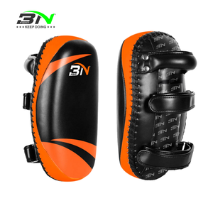 แผ่นรองต่อยมวย BN Wholesale สำหรับฝึกเตะ ต่อย <span class=keywords><strong>มวยไทย</strong></span> MMA  แผ่นรองแขน  แผ่นป้องกันการต่อย  ทำจากหนัง PU  สำหรับเทควันโด - Product Image 1