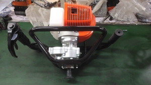 Taladro perforador de tierra <span class=keywords><strong>industrial</strong></span> a gasolina de 2 tiempos y 52 cc o taladro perforador de tierra metálico tipo 48 con brocas de 150 mm, 200 mm y 300 mm - Product Image 3