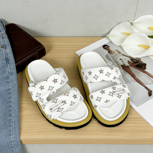 Sandalias de Playa de Lujo para Mujer con Logotipo Personalizado de Alta Calidad |   Sandalias para Mujer 2026 |   Sandalias de Estilo Vacacional a la Moda - Product Image 1