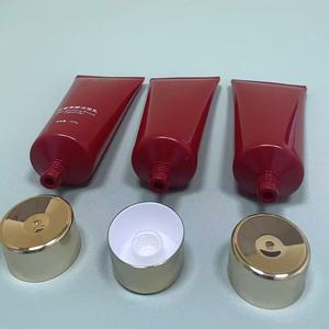 Tubo Cosmético Rojo con Tapón Dorado Electrochapado para Limpiador Facial - Product Image 1