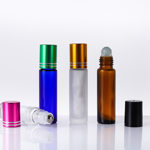 Meilleure Vente CAPOT Flacon Roll-on en Verre Rond Transparent ou Ambré de 5ml et 10ml pour Huiles Essentielles avec Bille et Bouchon à Vis Sérigraphié - Product Image 4