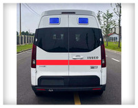 Ambulance d'urgence Juxing spacieuse, robuste et sécurisée, à empattement moyen et toit moyen