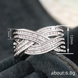 T0842 Anello di Lusso in Oro Bianco con Diamanti Taglio Baguette Colore D Naturale Gioielli da Sposa per Donna - Product Image 4