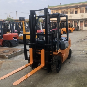 Chariot élévateur Toyota d'occasion de haute qualité, 3 tonnes, 4300 kg, 0-2000 heures, à vendre avec moteur puissant, meilleur prix, inspection vidéo pour rapport - Product Image 2