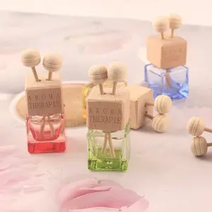 Car Air Vent 10ml Square Mini Glass Parfum Bottle Fancy Pendant Transparent Hanging Car Diffuser Bottle With Wooden Cap