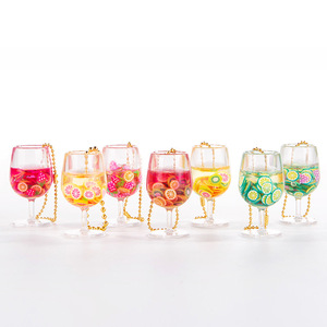 Nuevo y creativo llavero de PVC con modelo de copa de vino en miniatura, ideal como adorno para bolso. - Product Image 4